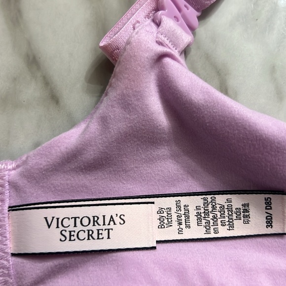 Victoria’s Secret Body by Victoria No-Wire Bra - Picture 5 of 7